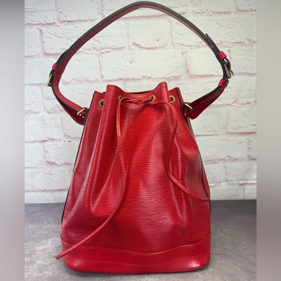 Louis Vuitton Epi Noe Vintage Large GM Bucket Bag - Picture 2 of 16